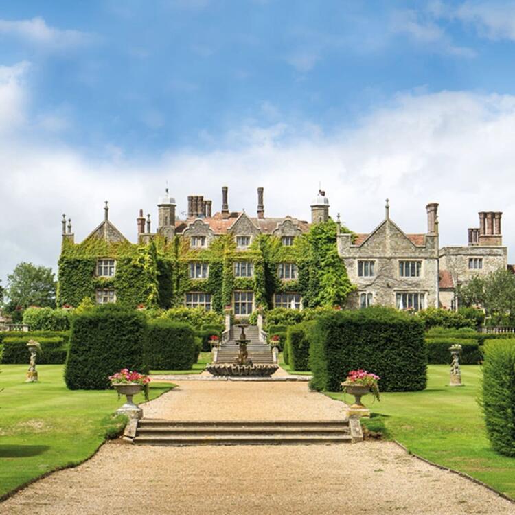 Foto del exterior de Eastwell Manor, Champneys Hotel &amp;amp; Spa