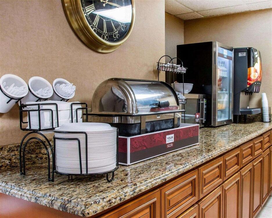 Foto de restauración de Hotel Comfort Inn Livonia