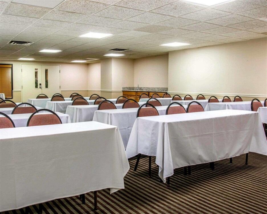Foto de los servicios de Hotel Comfort Inn Livonia