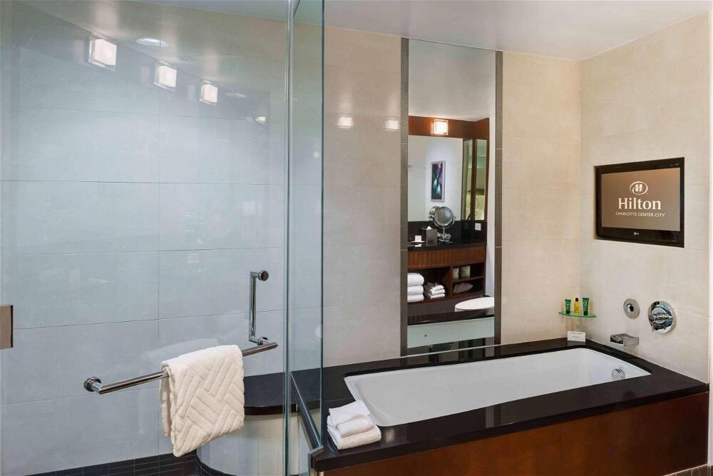 Foto del baño de Hotel Hilton Charlotte Uptown