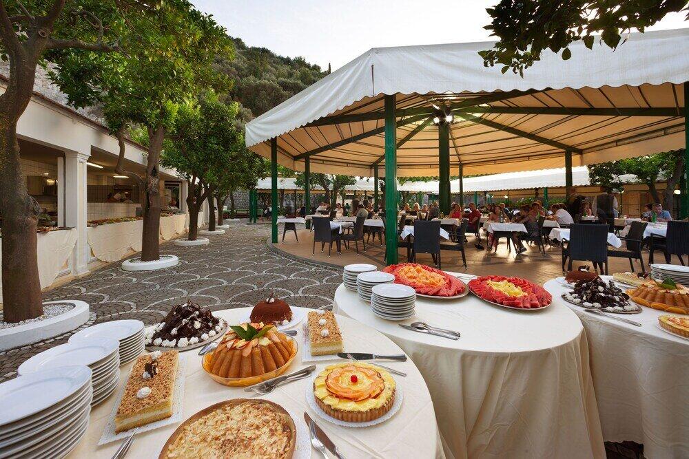 Foto de restauración de Grand Hotel Parco del Sole