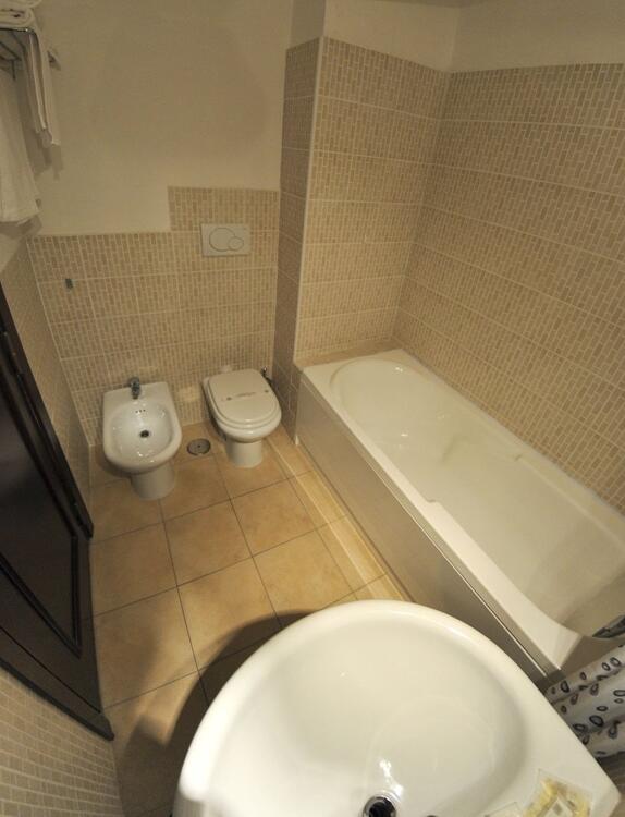 Foto del baño de Hotel Mediterraneo