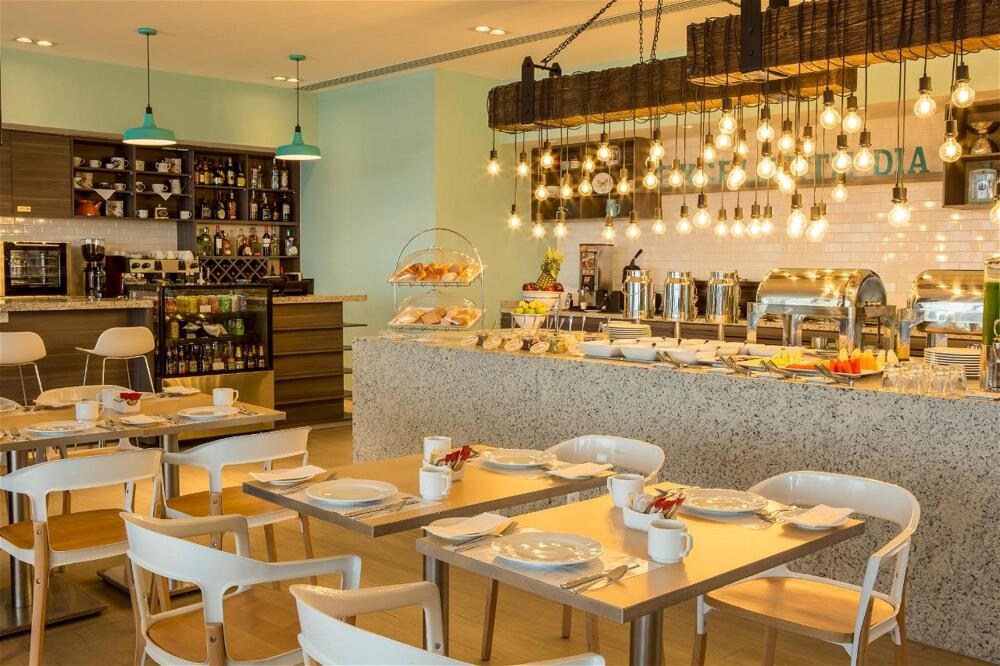 Foto de restauración de Hotel Fiesta Inn Ciudad de Mexico Forum Buenavista