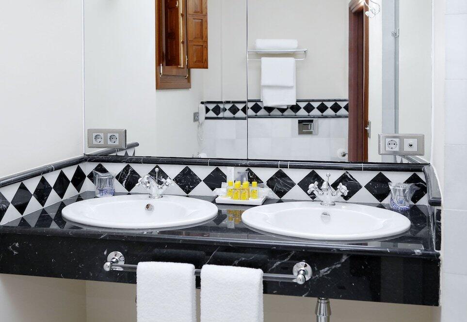 Foto del baño de Hotel Ateneo Sevilla