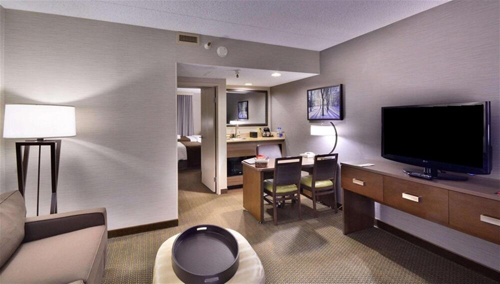 Foto de las zonas nobles de Hotel Embassy Suites by Hilton Denver Central Park