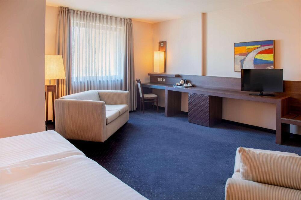 Foto de una habitación de Metropolitan Hotel Sofia, a member of Radisson Individuals