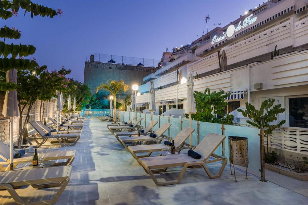 Foto del exterior de Calypso Oasis Apartments