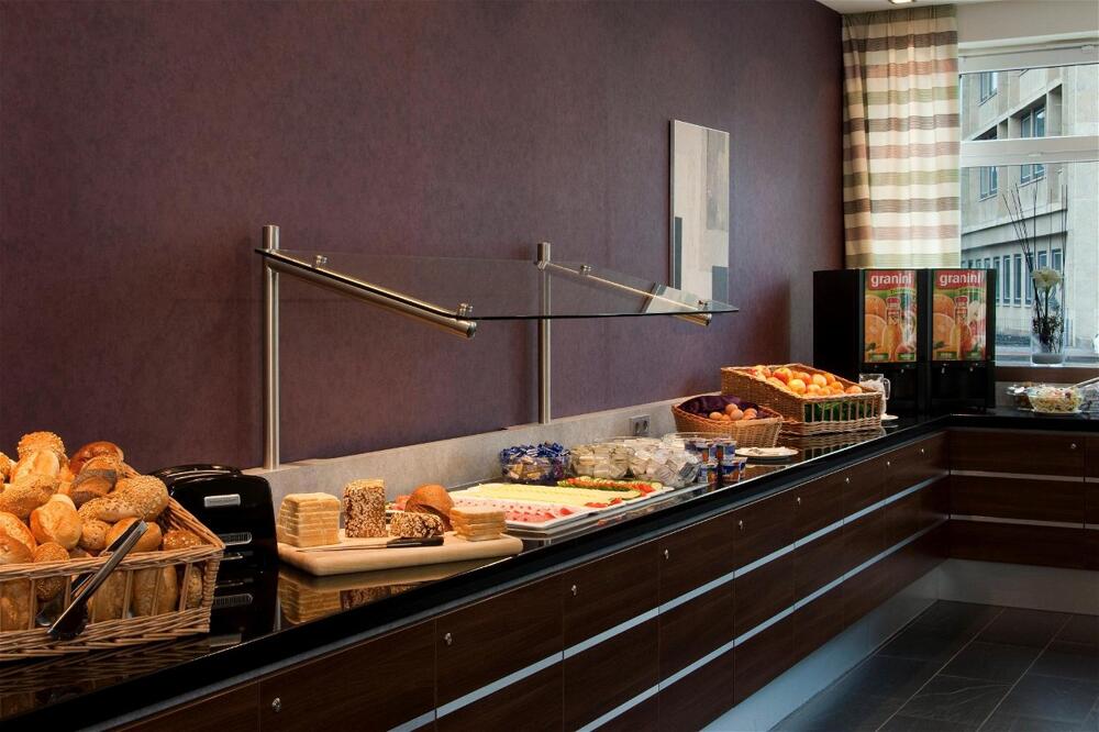 Foto de restauración de Holiday Inn Express Gütersloh, an IHG Hotel