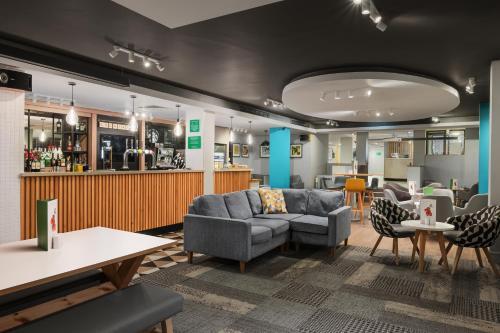 Foto de los servicios de Holiday Inn Northampton, an IHG Hotel