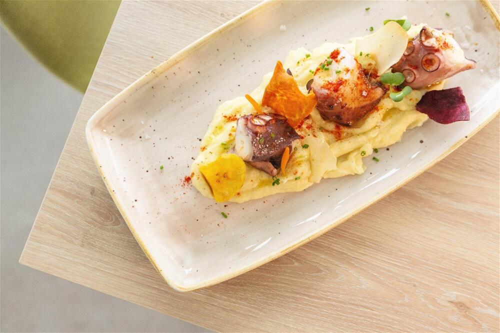 Foto general de Holiday Inn Barcelona - Sant Cugat, an IHG Hotel