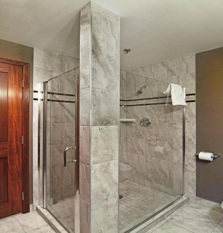 Foto de una habitación de Holiday Inn Express and Suites Calgary, an IHG Hotel