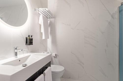 Foto del baño de Hotel Ikonik Gran Vía