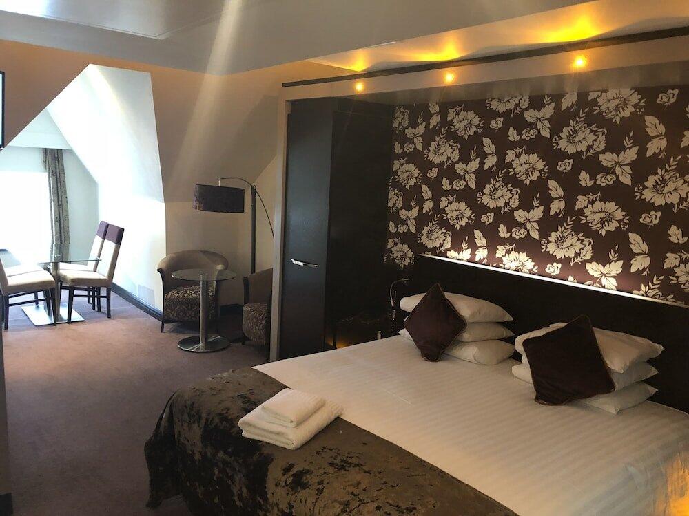 Room – The BlueBell Hotel