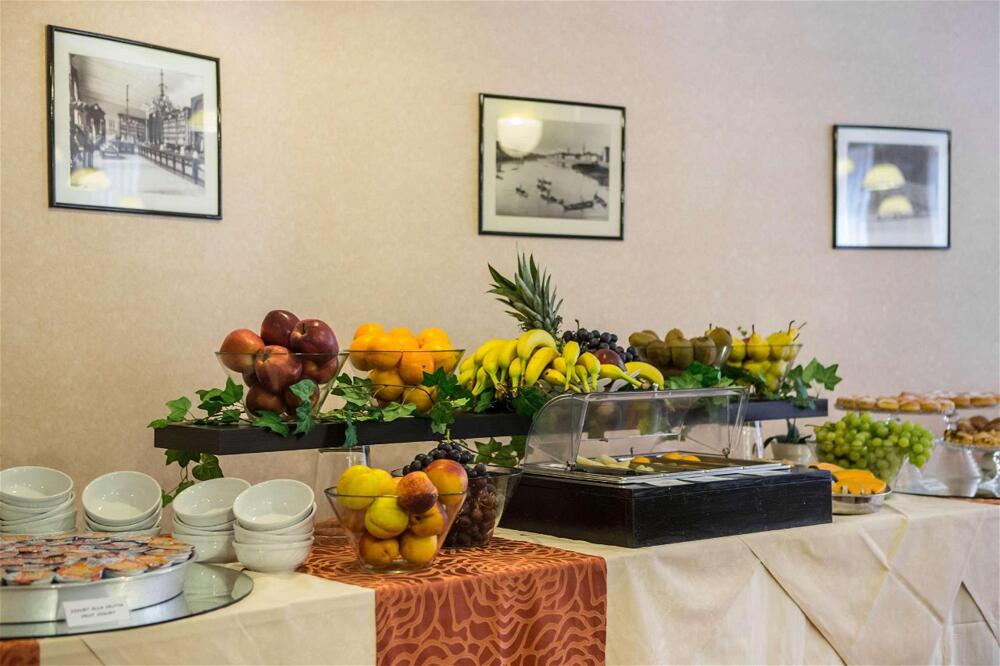 Foto de restauración de Hotel Mirage