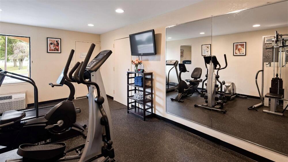 Foto de los servicios de SureStay Hotel by Best Western East Brunswick