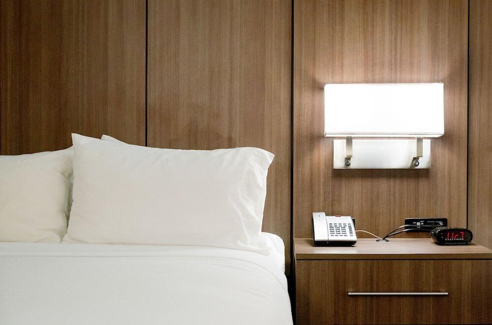 Foto de una habitación de Holiday Inn Nashville Vanderbilt, an IHG Hotel
