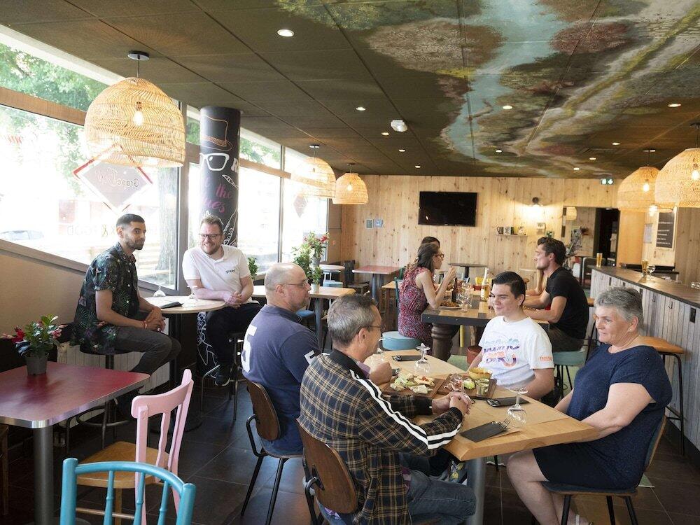 Foto de restauración de Greet Hotel Evreux Centre - ex Ibis Budget