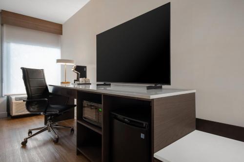 Foto de una habitación de SureStay Hotel by Best Western Secaucus Meadowlands