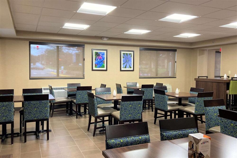 Foto de restauración de Hotel Comfort Inn Herndon-Reston