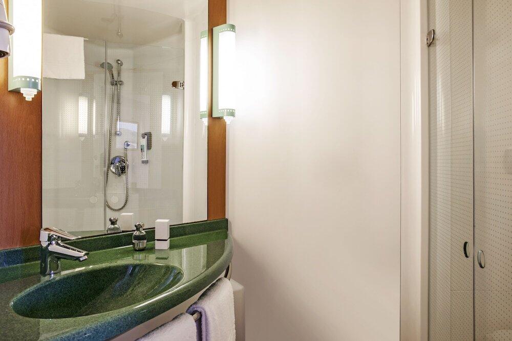 Foto del baño de Hotel ibis Barcelona Glories 22