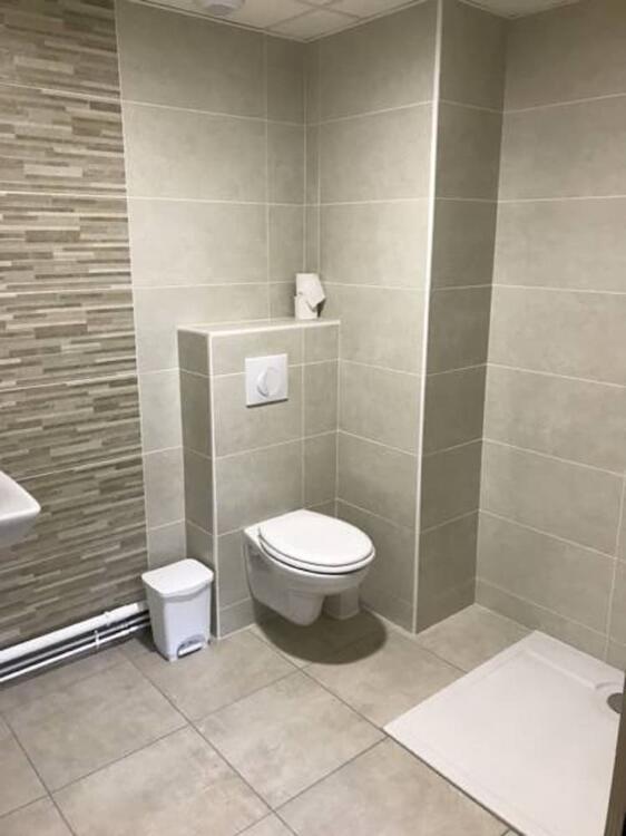 Foto del baño de Hôtel Le Cerizay