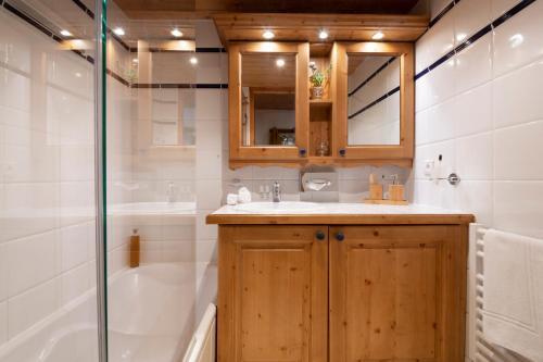 Foto del baño de Résidence Pierre &amp;amp; Vacances Premium Les Fermes De Méribel