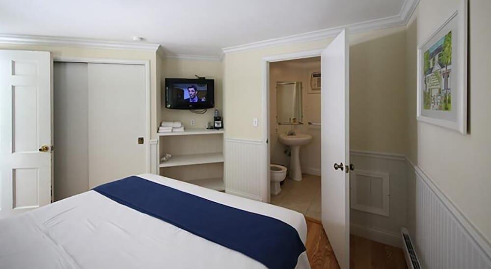 Room – Motel Colonial Inn Harbor Springs
