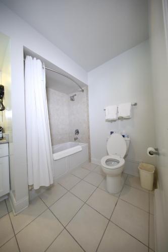 Room – Motel Colonial Inn Harbor Springs