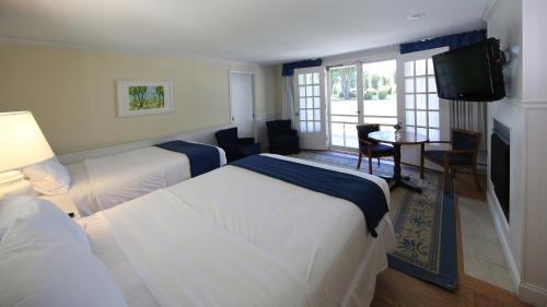 Room – Motel Colonial Inn Harbor Springs