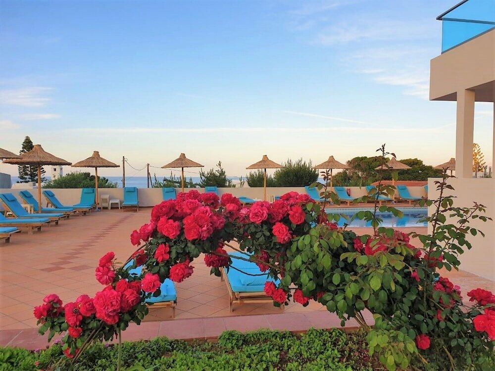 Foto del exterior de Saradari Beach Hotel - Adults Only