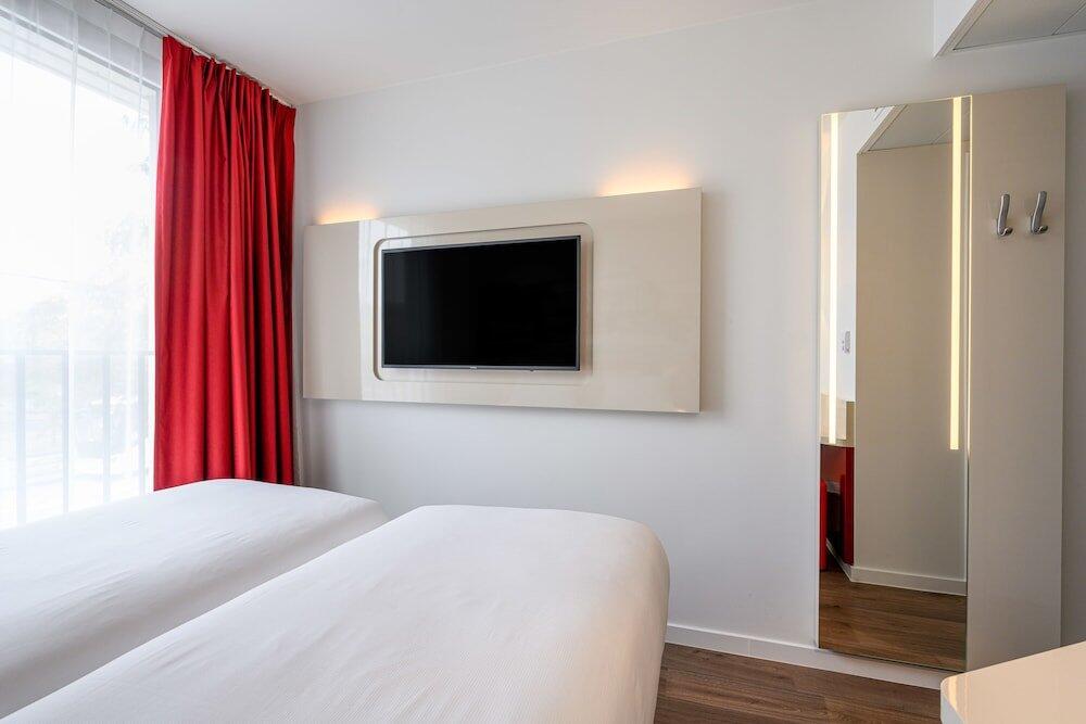 Foto de una habitación de B&amp;amp;B HOTEL Brussels Centre Gare du Midi