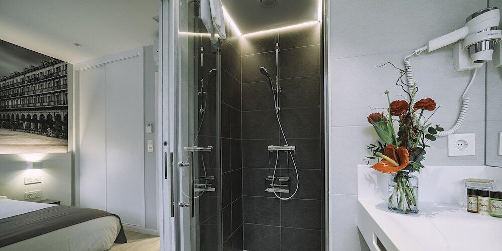Foto del baño de Pensión Txingurri