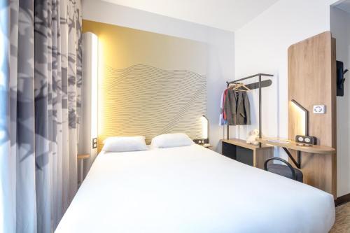 Foto de una habitación de B&amp;amp;B Hotel St Maxime Golfe De St Tropez