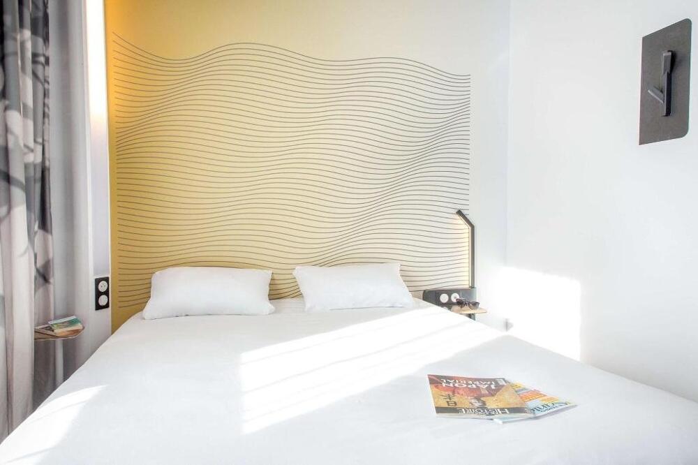Foto de una habitación de B&amp;amp;B Hotel St Maxime Golfe De St Tropez