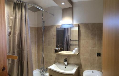 Foto del baño de Hotel Edelweiss