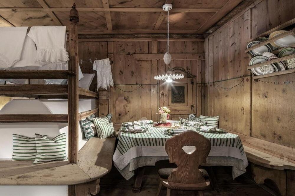 Foto general de Hotel La Perla: The Leading Hotels of the World