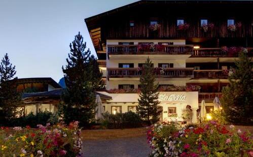 Foto del exterior de Hotel La Perla: The Leading Hotels of the World