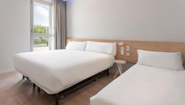 Foto de B&amp;B HOTEL Lleida