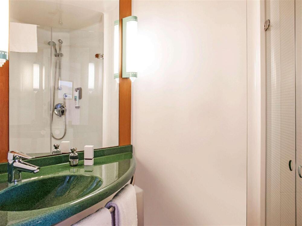 Foto del baño de Hotel Ibis Barcelona Molins de Rei