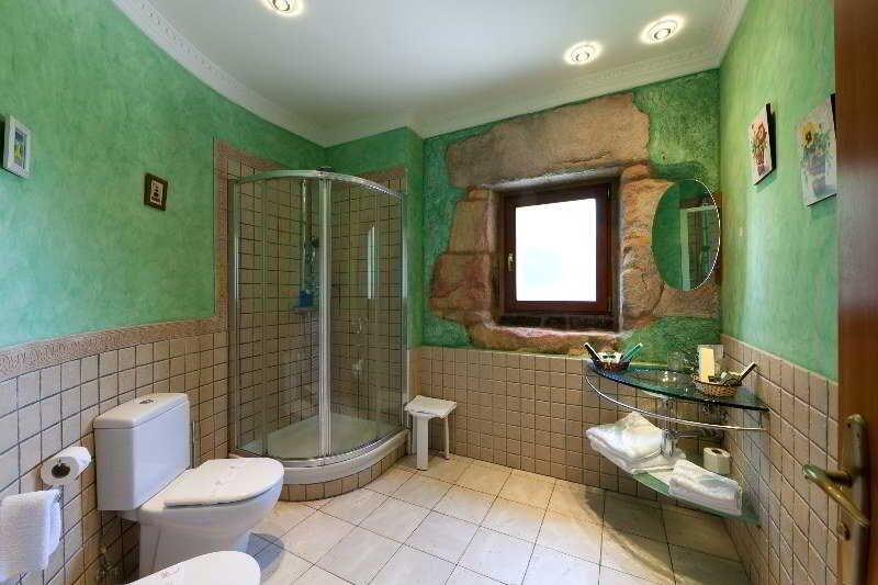 Foto del baño de Hotel Usategieta