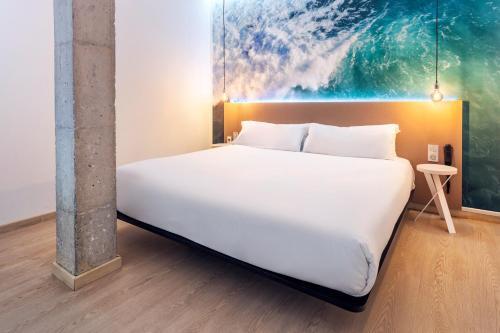 Foto de una habitación de B&amp;amp;B Hotel Donostia