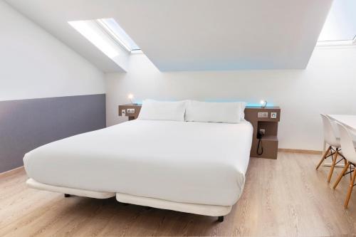 Foto de una habitación de B&amp;amp;B Hotel Donostia