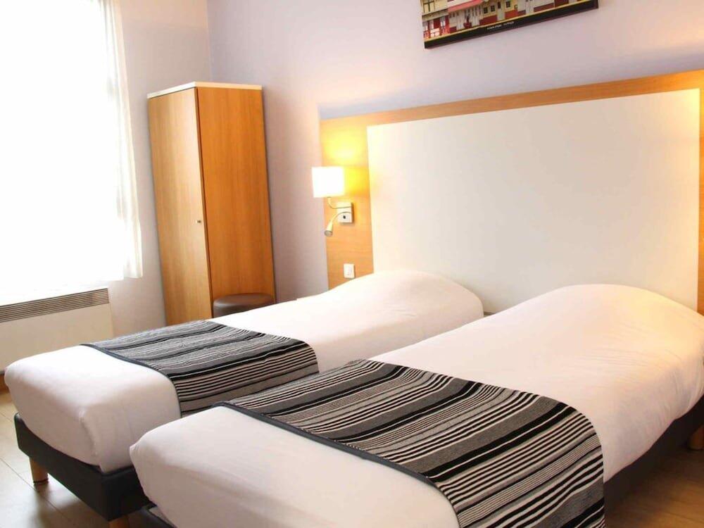 Foto de una habitación de The Originals City, Hôtel Continental, Poitiers (Inter-Hotel)