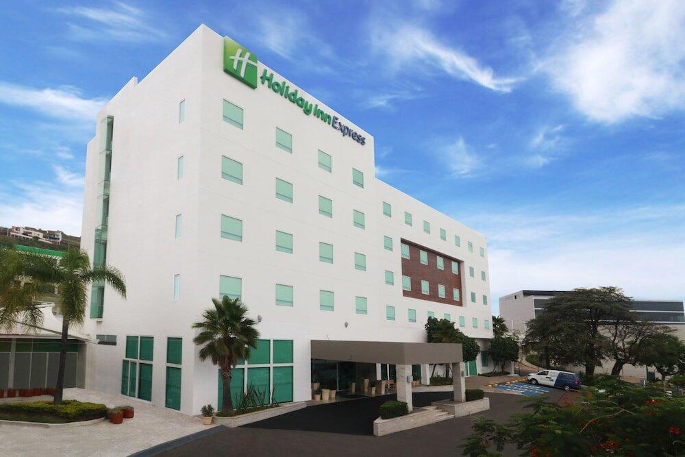 Foto del exterior de Holiday Inn Express Guadalajara Iteso, an IHG Hotel