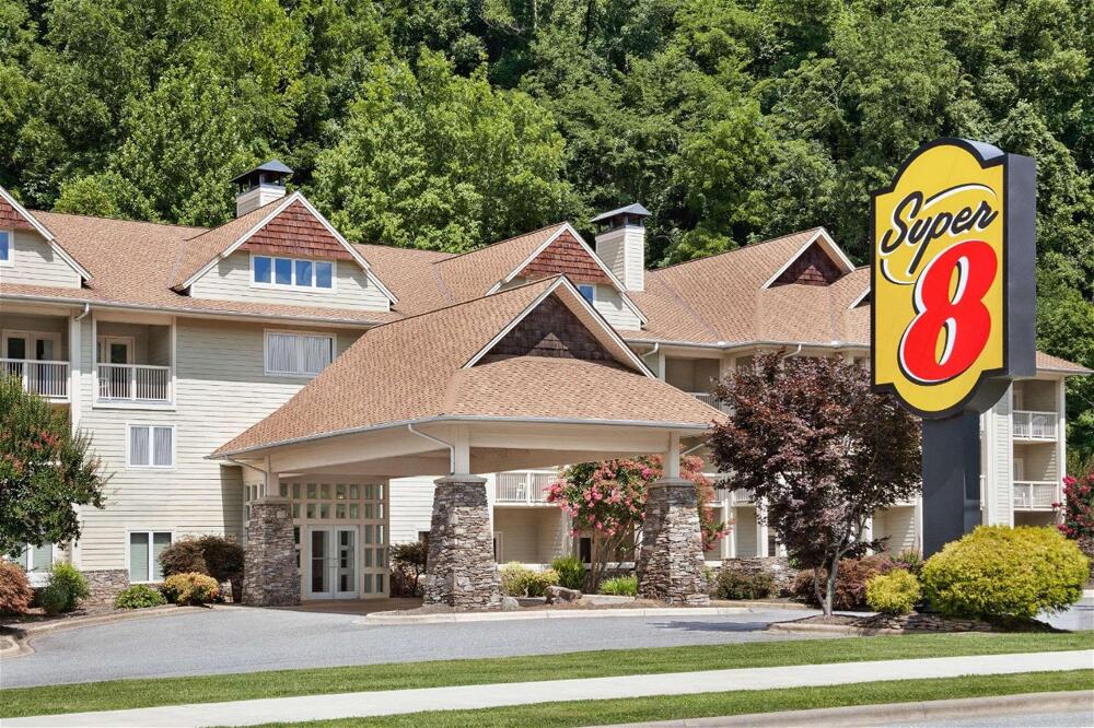 Foto del exterior de Hotel Super 8 by Wyndham Cherokee