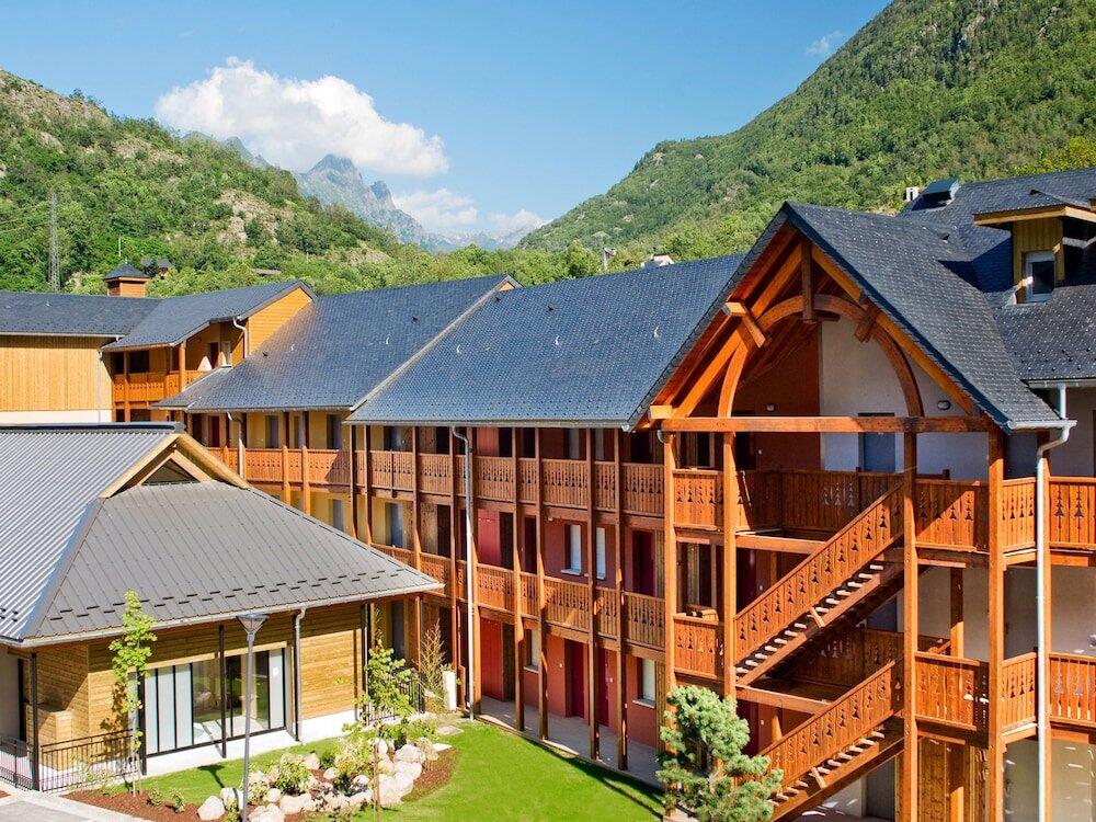 Foto del exterior de Lagrange Vacances Les Chalets d’Ax