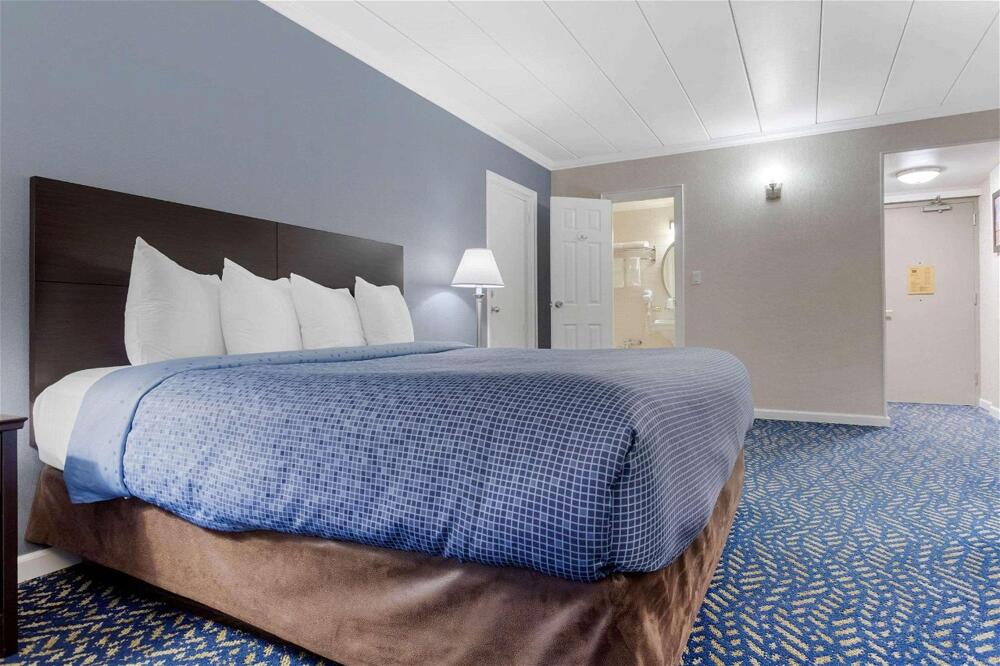 Foto de una habitación de Hotel Econo Lodge Hicksville