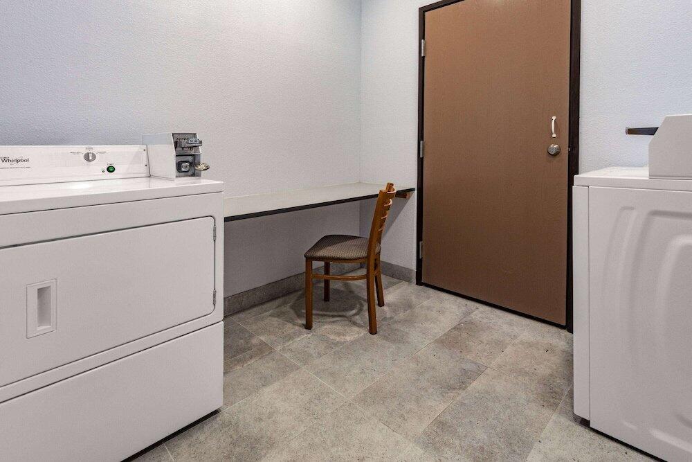 Foto de los servicios de Hotel AmericInn by Wyndham Quincy