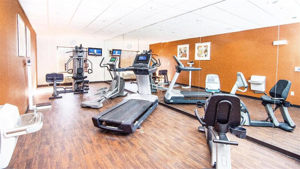 Foto de los servicios de Holiday Inn Express &amp;amp; Suites Elkton - University Area, an IHG Hotel