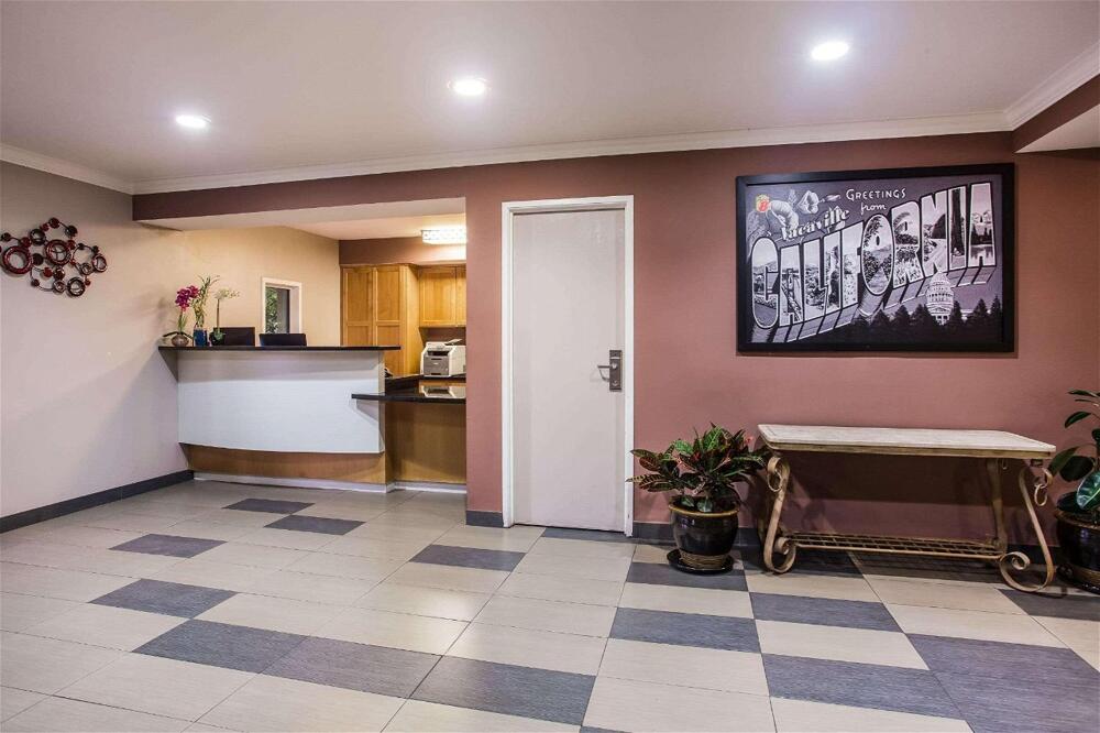 Foto de las zonas nobles de Motel Super 8 by Wyndham Vacaville